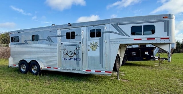 2001 C&C Warmblood (2+1)  3 Horse Straight Load Gooseneck Horse Trailer