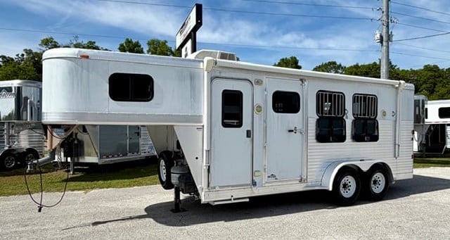 2006 Exiss Weekender  3 Horse Slant Load Gooseneck Horse Trailer With Living Quarters SOLD!!! 