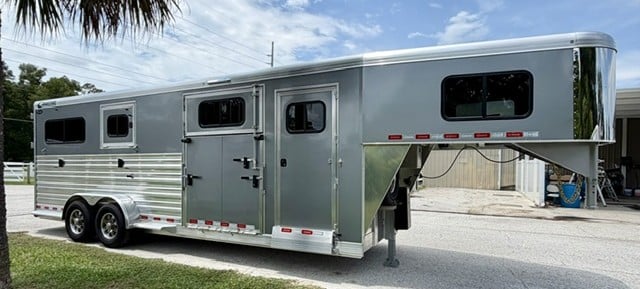 2027 Cimarron WARMBLOOD (2+1)  3 Horse Straight Load Gooseneck Horse Trailer