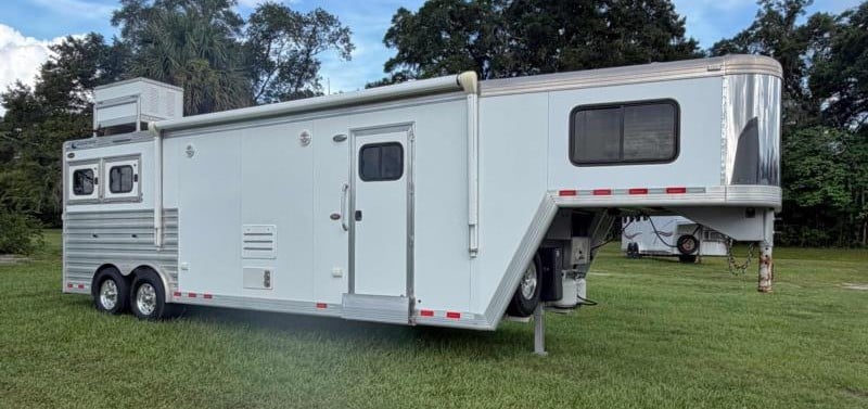 2021 Cimarron Norstar   2 Horse Slant Load Gooseneck Horse Trailer With Living Quarters