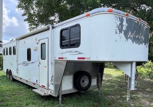 2010 Silverlite - Handyman Special -  4 Horse Slant Load Gooseneck Horse Trailer With Living Quarters