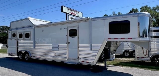 2025 Cimarron Norstar 13'8 - white-  3 Horse Slant Load Gooseneck Horse Trailer With Living Quarters