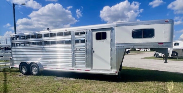 2025 Platinum C-Sport 24' Livestock Combo Gooseneck 