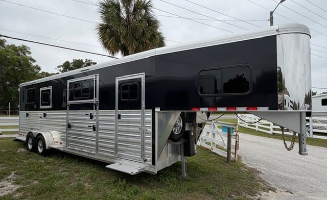 2027 Cimarron WARMBLOOD 2+1 - AIR RIDE -  3 Horse Straight Load Gooseneck Horse Trailer