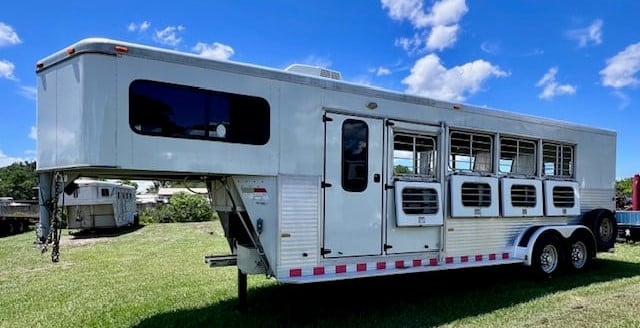 2000 Sundowner   4 Horse Slant Load Gooseneck Horse Trailer