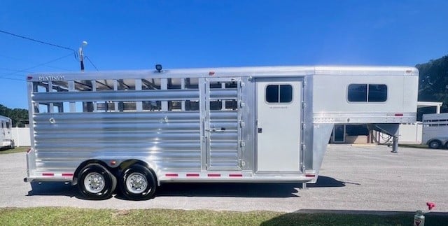 2025 Platinum Coach 20' Livestock Combo Gooseneck 