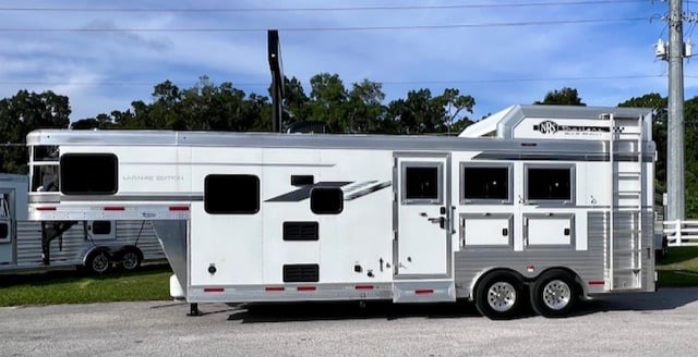 2020 SMC Laramie 9' Short Wall -  3 Horse Slant Load Gooseneck Horse Trailer With Living Quarters SOLD!!! 