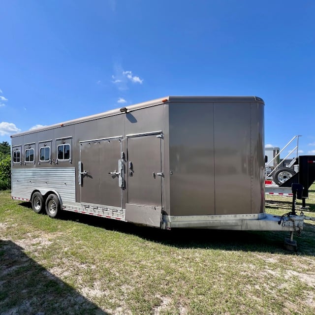 2003 Sooner   4 Horse Slant Load Bumperpull Horse Trailer