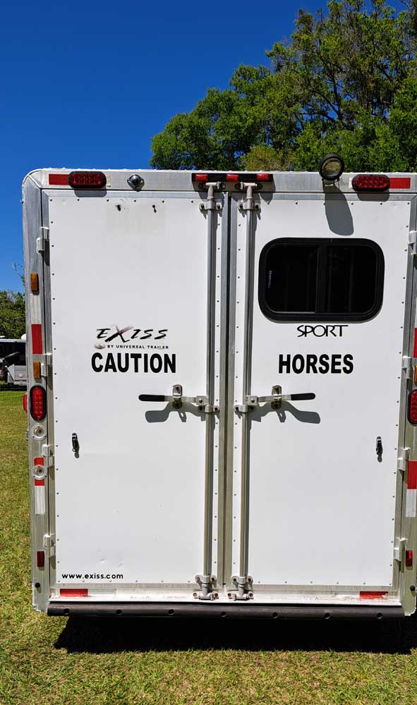 2006 Exiss   2 Horse Slant Load Gooseneck Horse Trailer With Living Quarters SOLD!!! 