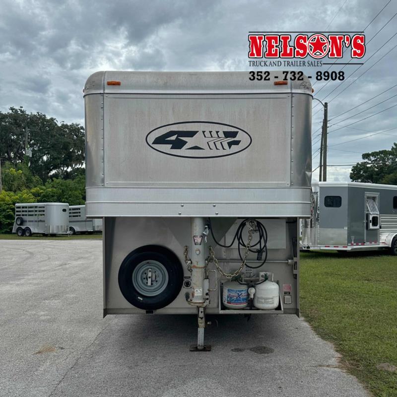 2011 4-Star 8' Shortwall 3 Horse Slant Load Gooseneck Horse Trailer With Living Quarters 2011 4-Star 8' Shortwall 3 Horse Slant Load Gooseneck Horse Trailer With Living Quarters