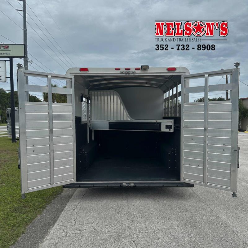 2011 4-Star 8' Shortwall 3 Horse Slant Load Gooseneck Horse Trailer With Living Quarters 2011 4-Star 8' Shortwall 3 Horse Slant Load Gooseneck Horse Trailer With Living Quarters